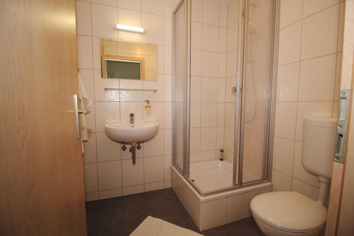 ザスニッツKutterfisch Kajueten Direkt Im Stadthafenアパートメント エクステリア 写真